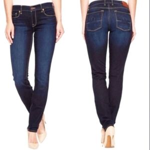 Lucky Sophia Skinny Jeans with Mid-Rise Waist and Full-Length Fit